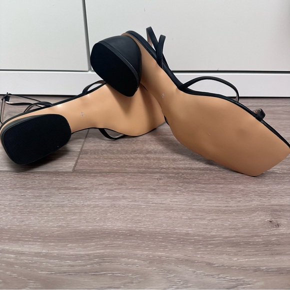 ONLY MAKER SQUARE TOE SANDAL WITH SCULPTURAL FRONT DETAIL & CHUNKY HEEL - Picture 7 of 9